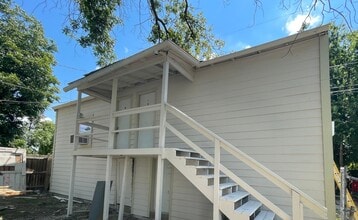 Building Photo - ALL BILLS PAID!!