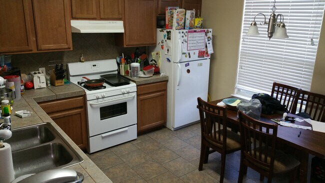 Building Photo - 2422 Allred Dr