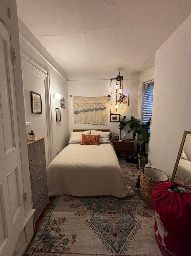 Building Photo - 217 10th St