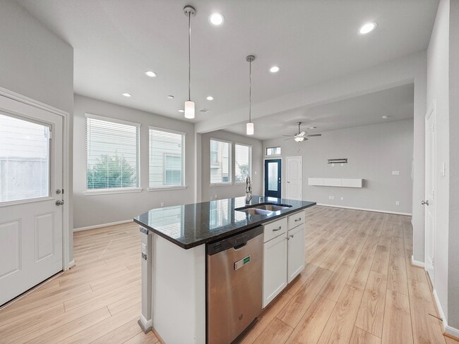 Building Photo - 5210 Pr Ter Ln