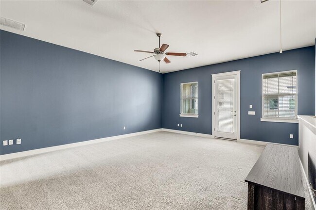Building Photo - 2520 Bluebonnet Ln