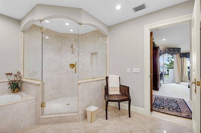 Building Photo - 222 Legendary Cir