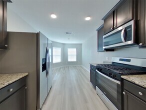 Building Photo - 23020 Shakespeare Dr