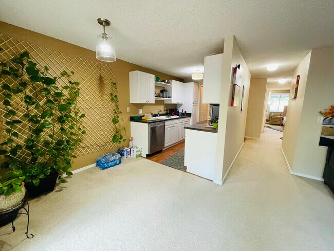 Building Photo - 12521 NE 117th Pl