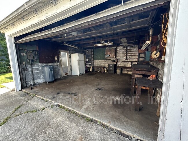 Building Photo - 85 Quinapoxet Ln