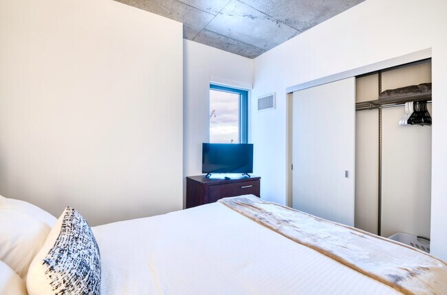 Building Photo - 82 Ames St