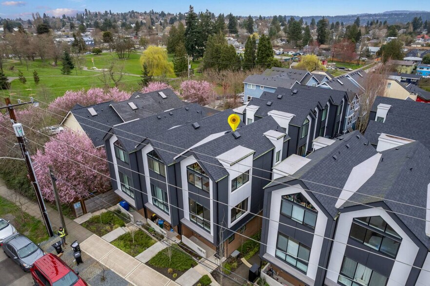 Building Photo - 7510 43rd Ave S
