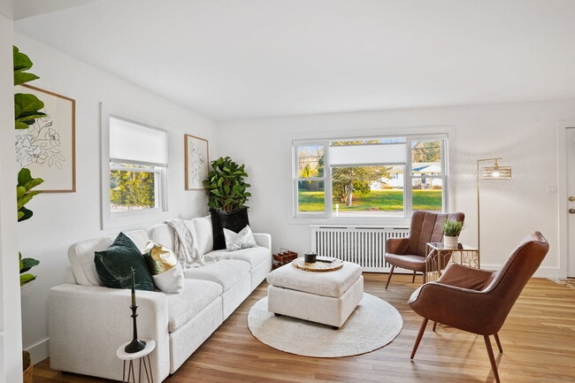 Building Photo - 132 Toll House Ln