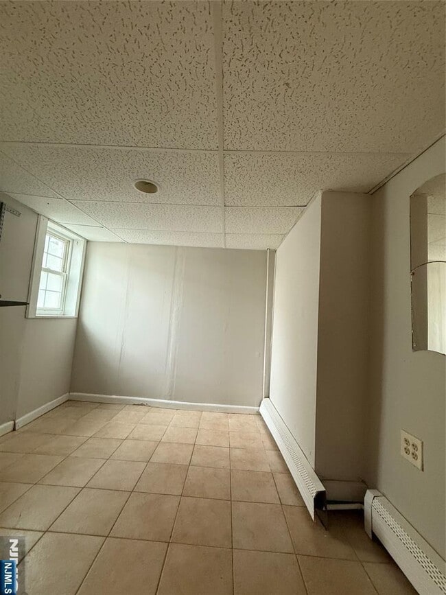 Building Photo - 1430 44th St