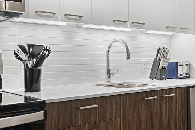 Building Photo - 280 Western Ave