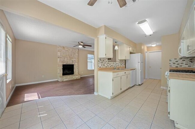 Building Photo - 14203 Sussman Ct