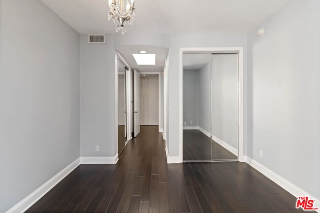 Building Photo - 1875 S Beverly Glen Blvd