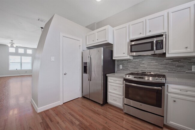 Building Photo - 7650 Springhill St
