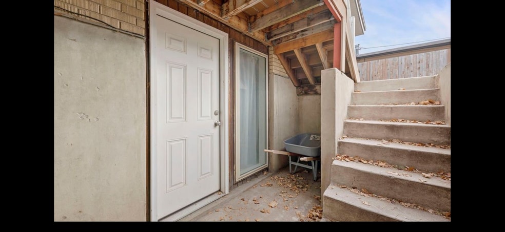 Building Photo - 1532 S 200 E