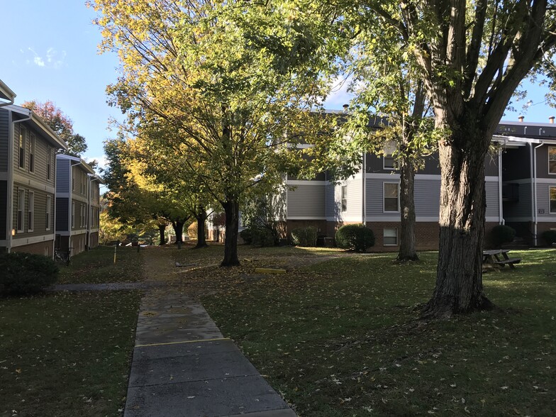 Building Photo - Shawnee Apartments