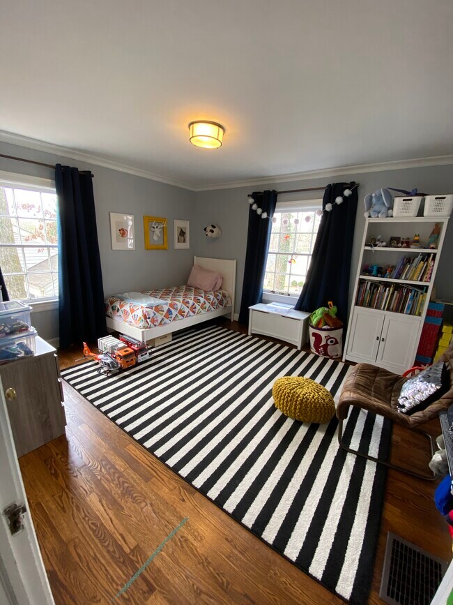 Second Bedroom - 1427 Melrose Pl