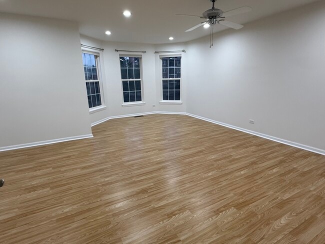 Building Photo - 362 Town Pl Cir