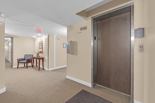 Building Photo - 700 Perrie Dr