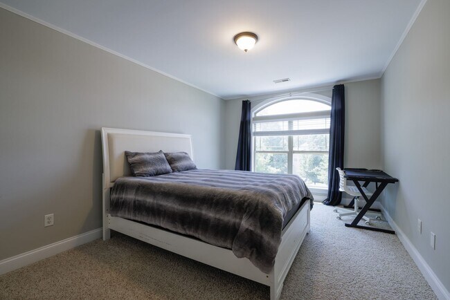 Building Photo - Beautiful home in Charleston walk community!