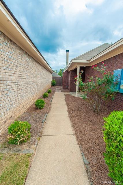 Building Photo - 8740 Lindsey Ln