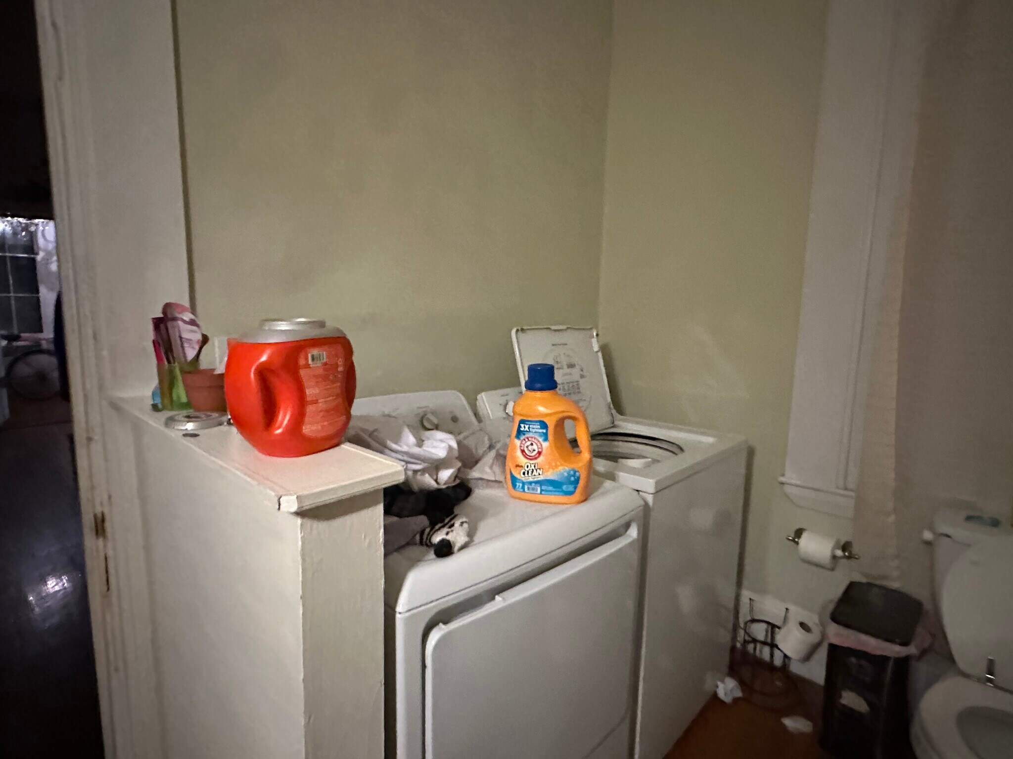 Building Photo - 139 Hillside St