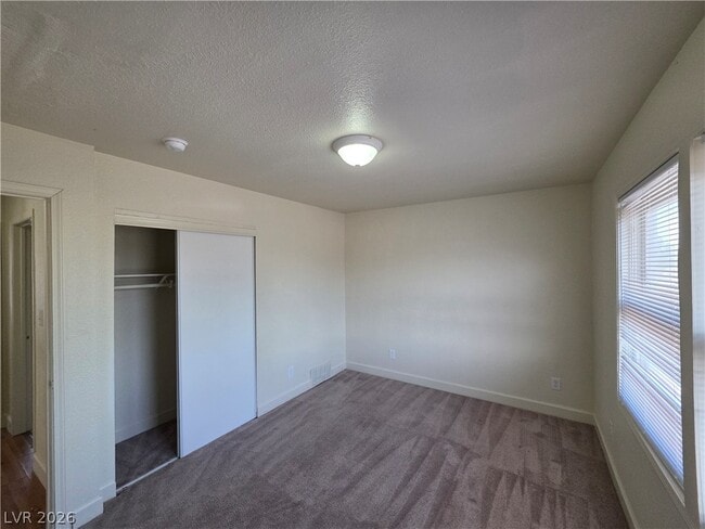 Building Photo - 1590 Mustang Dr