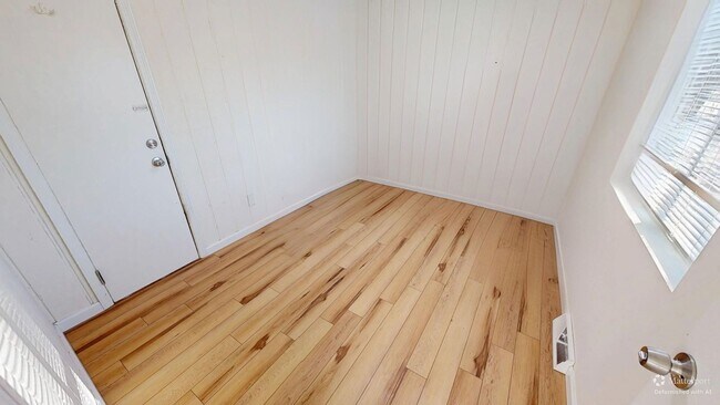 Building Photo - South Colonie Schools 2BR 1BA