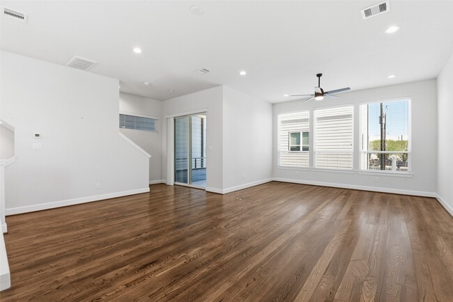 Building Photo - 3024 Charline