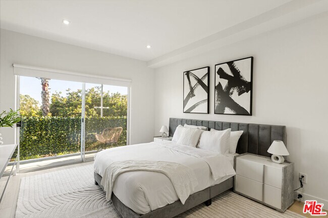 Building Photo - 10630 Wilkins Ave