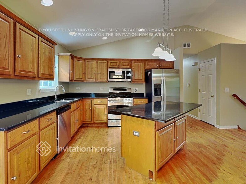 Building Photo - 29835 Bayshore Dr