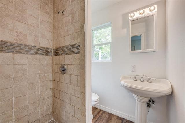 Building Photo - 917 W Washington St