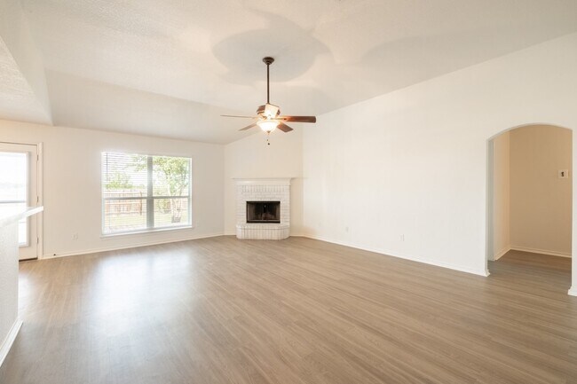 Building Photo - 706 Indian Blanket