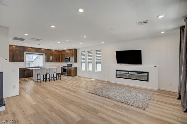 Building Photo - 7760 Misty Oaks Ave