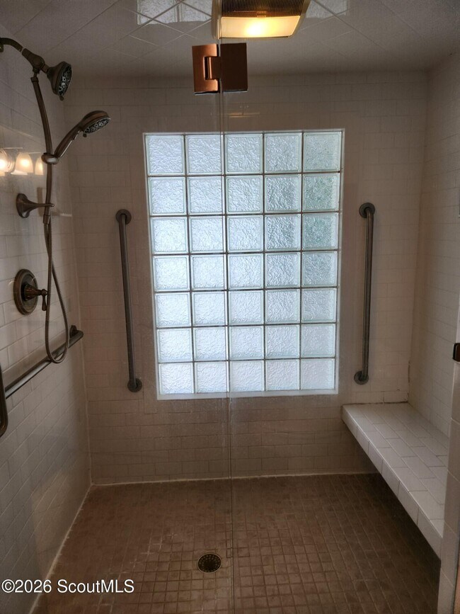 Building Photo - 103 Mews Cir