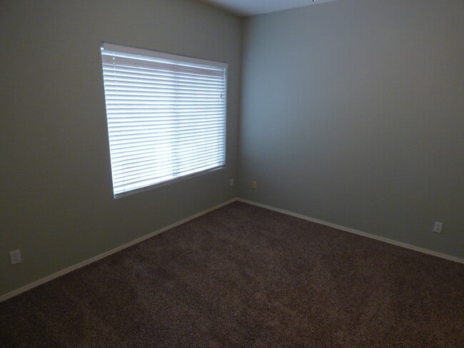 Building Photo - 1641 W Canal Cir