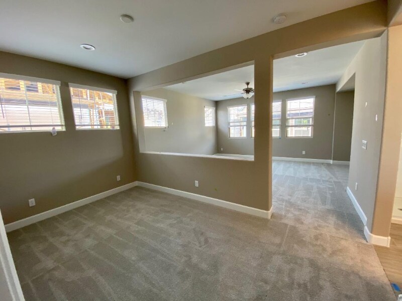 Building Photo - 612 W Derringer Way