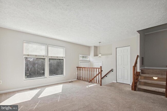 Building Photo - 704 Suffield Dr