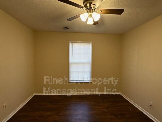 Building Photo - 290 Ratterree Cir