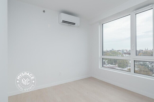 Building Photo - 280 Meeker Ave