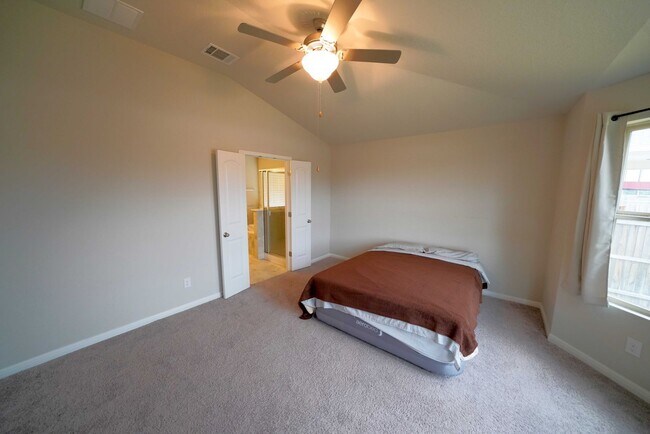 Building Photo - Beautiful like-new home now available in W...