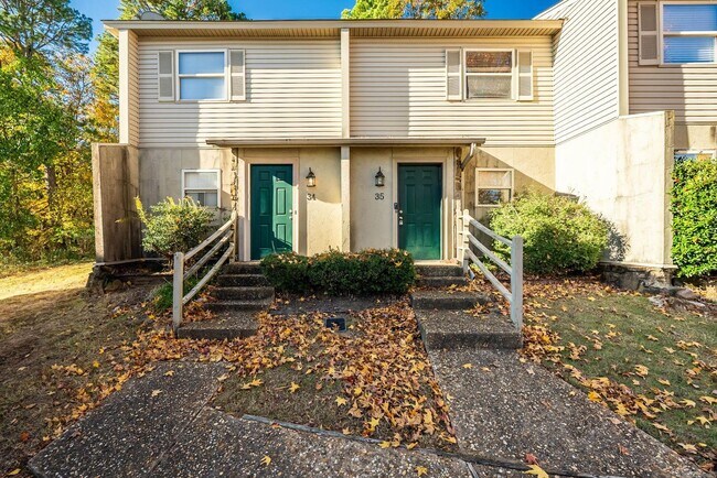 Primary Photo - 34 Edgehill Cove