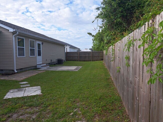 Building Photo - 7325 Claudia's Way