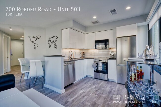 Building Photo - 700 Roeder Rd