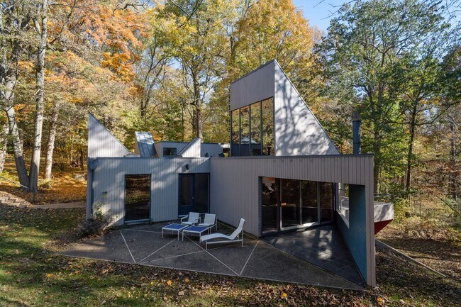 Building Photo - A Unique Opportunity