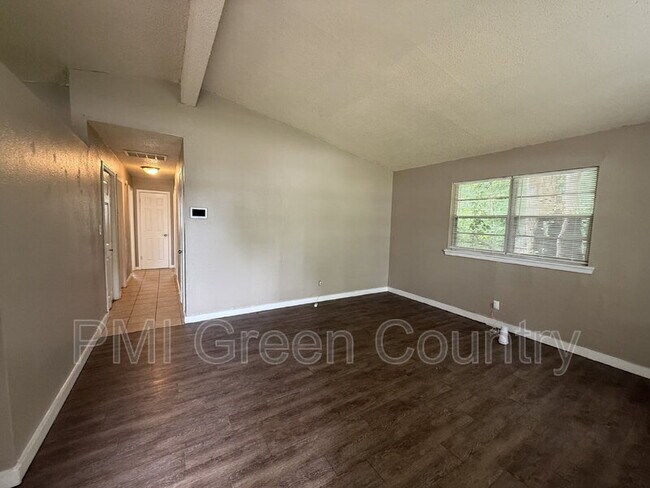 Building Photo - 5513 N Johnstown Ave