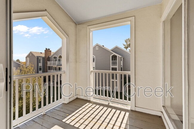 Building Photo - 3424 S Locust St