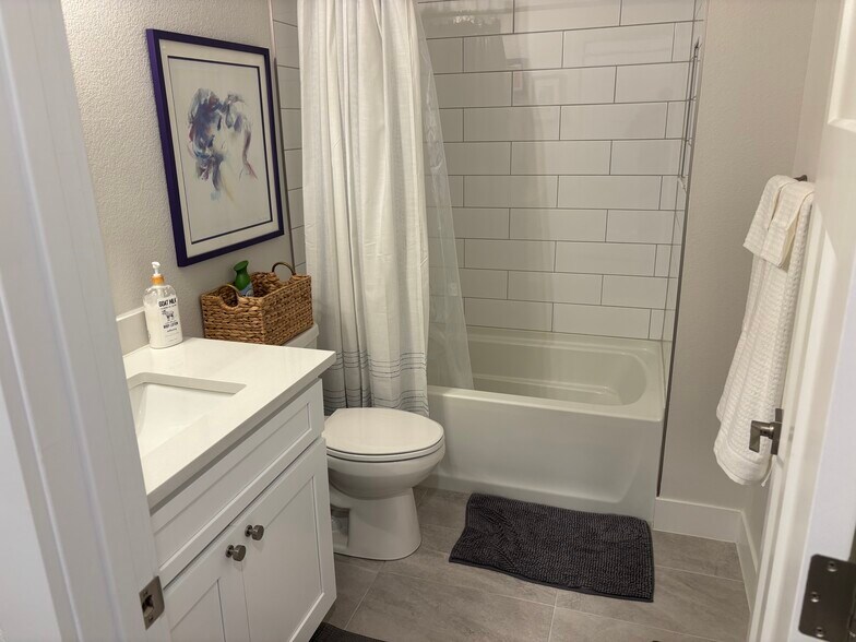 Building Photo - 4125 24th Street Rd