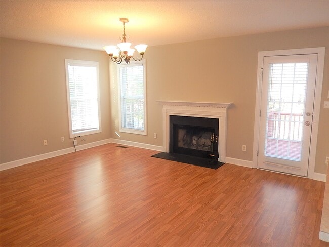 Building Photo - 1215 Delham Rd