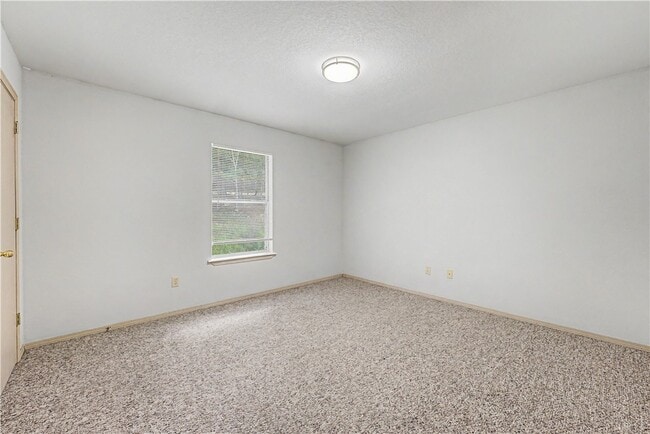 Building Photo - 1366 E Sequoyah Ct
