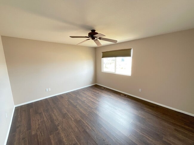 Building Photo - 3 Bedroom Home Available Near N Powers Blvd & Dublin Blvd!